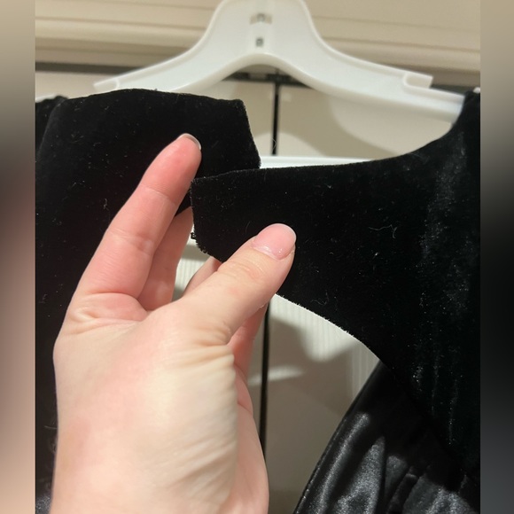 Gown - Picture 9 of 10